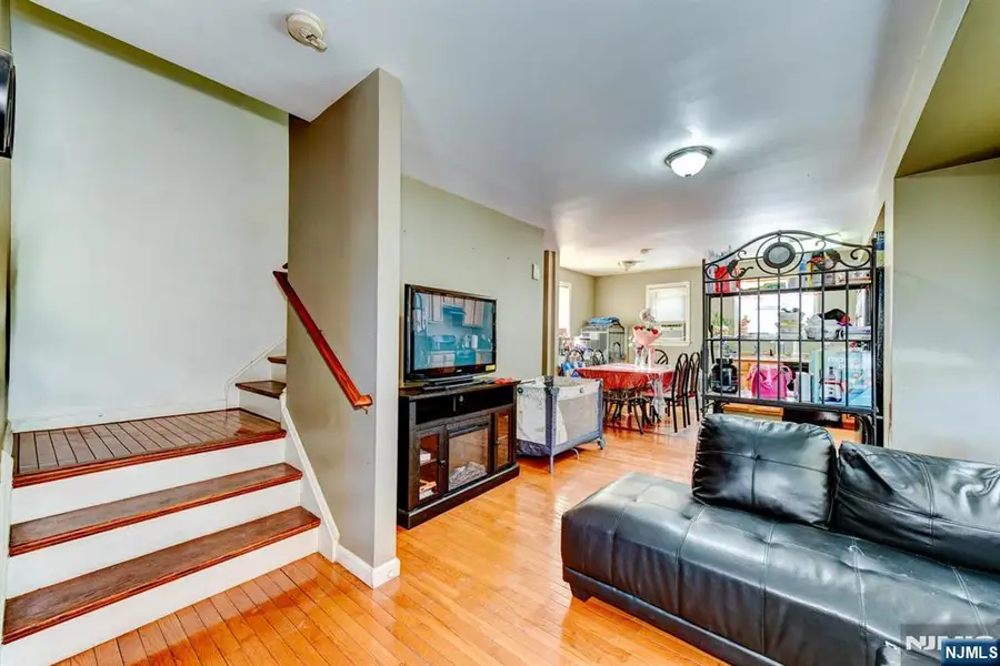 27 Newell Avenue, New Brunswick, NJ 08901 - #3