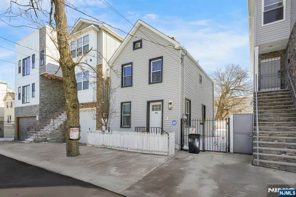 418 10th Street, Newark, NJ 07103 - #1
