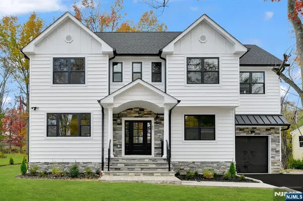 85 Kings Road, Chatham Borough, NJ 07928