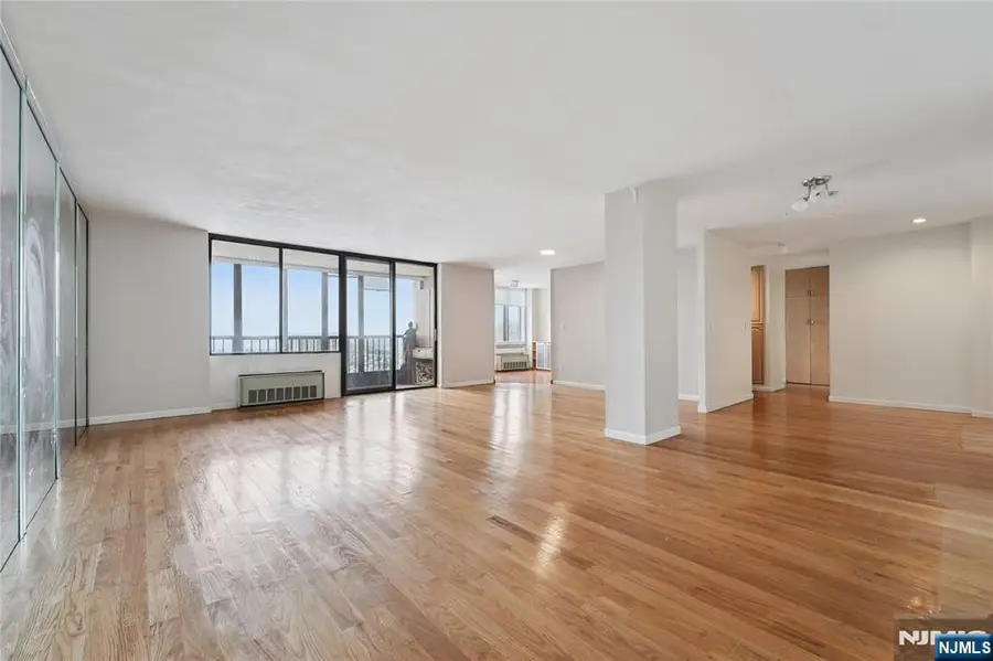 200 Winston Drive 1902, Cliffside Park, NJ 07010 - #2