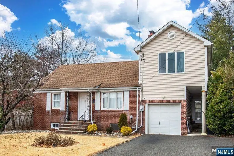 35 Taggart Way, Saddle Brook, NJ 07663 - #1
