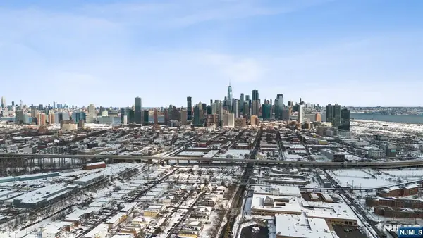 4 Beacon Way PH 1900, Jersey City, NJ 07304