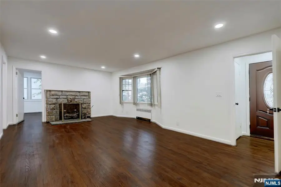 4-21 Saddle River, Fair Lawn, NJ 07410 - #2