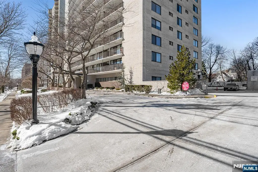 277 Prospect Avenue 18B, Hackensack, NJ 07601 - #1