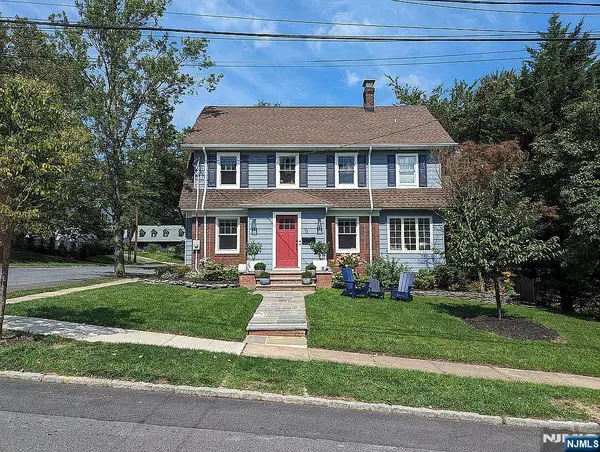 17 Collinwood Road, Maplewood, NJ 07040