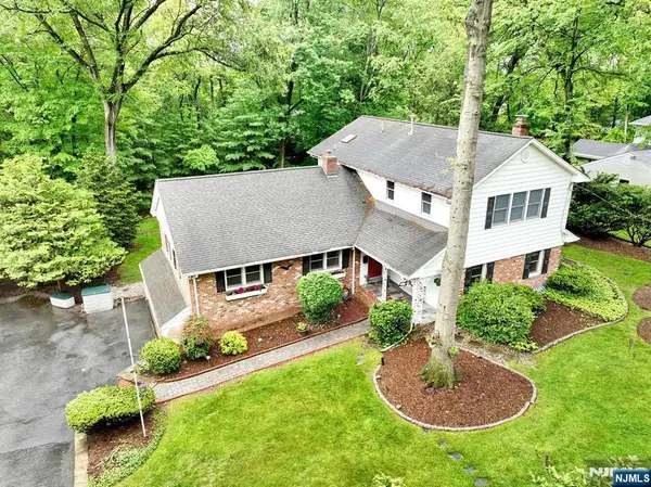 374 Annette Court, Wyckoff, NJ 07481