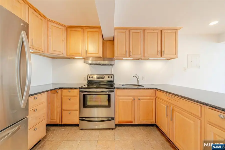 333 Grand Avenue 4B, Palisades Park, NJ 07650 - #3