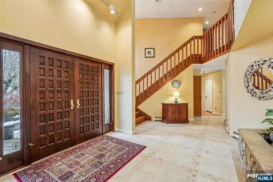 707 Horseshoe Trail, Franklin Lakes, NJ 07417 - #2