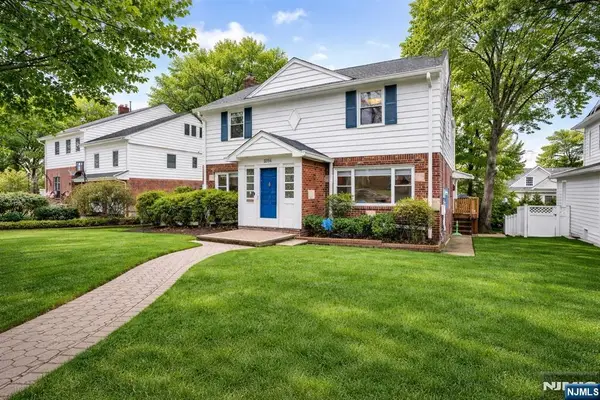 1284 Wellington Avenue, Teaneck, NJ 07666