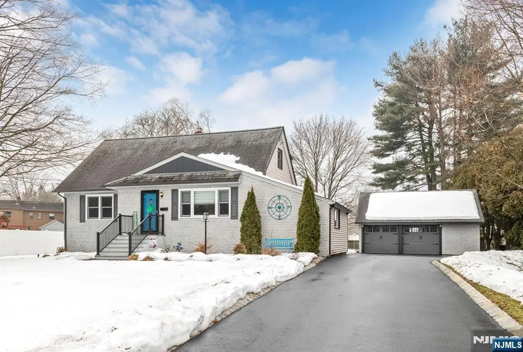 19 Colfax Drive, Pequannock, NJ 07440 - #1