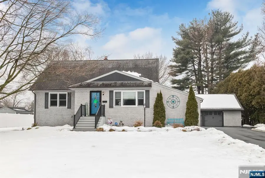 19 Colfax Drive, Pequannock, NJ 07440 - #3