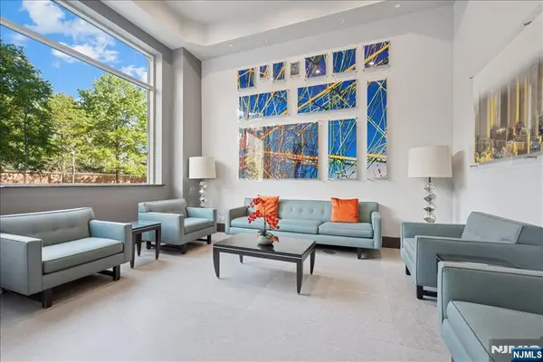 65 2nd Street 1006, Jersey City, NJ 07302