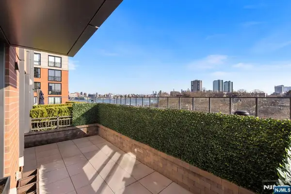 1000 Maxwell Lane 8A, Hoboken, NJ 07030