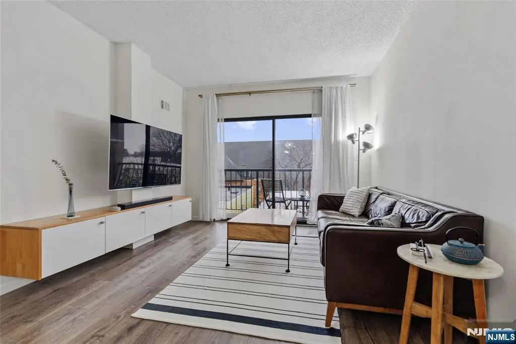 318 38th Street 407, Union City, NJ 07087 - #1