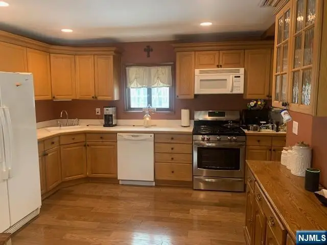 179 Clayton Terrace, Paramus, NJ 07652 - #3