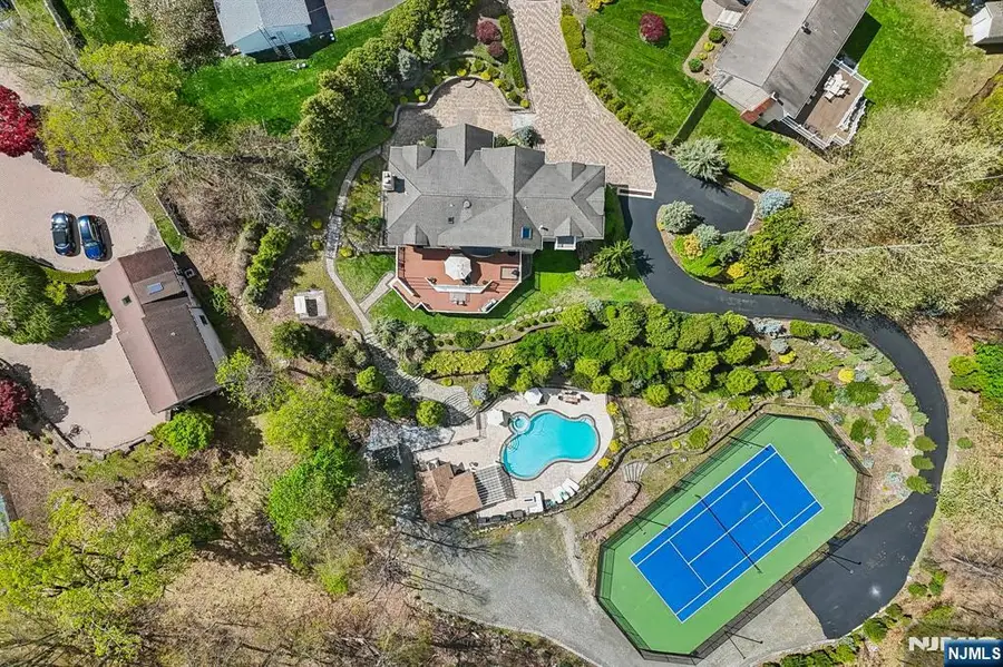 22 Anton Court, Woodcliff Lake, NJ 07677 - #3