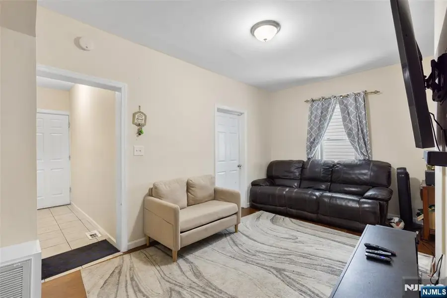 447 17th Street, Newark, NJ 07103 - #3