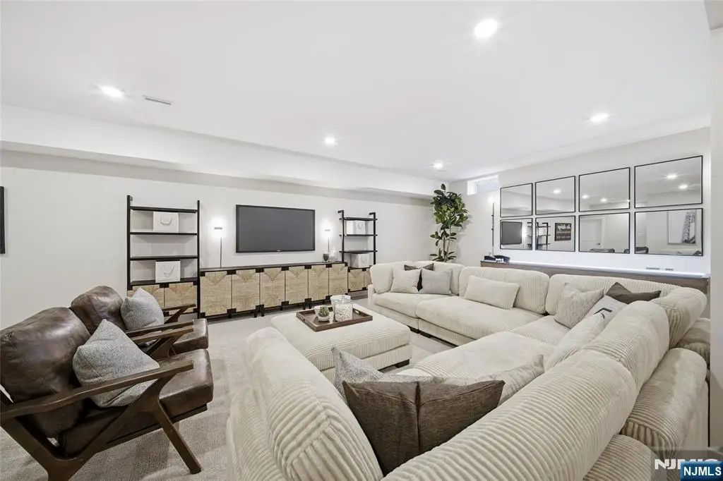 16 Belmont Place, Oakland, NJ 07036 - #1