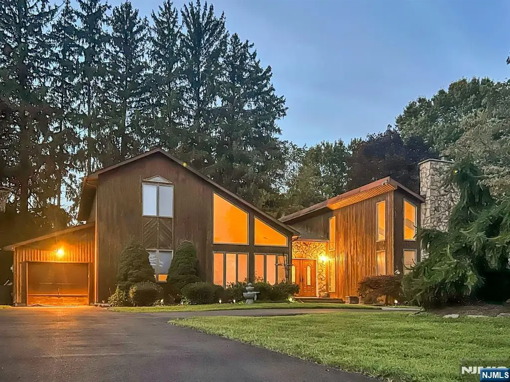 14 Louisa Court, Wayne, NJ 07470 - #1