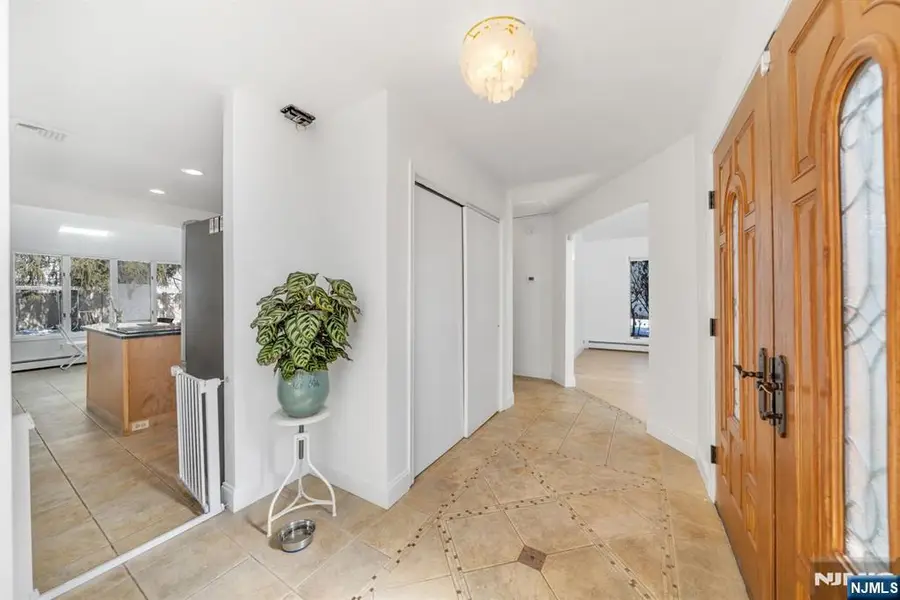 14 Louisa Court, Wayne, NJ 07470 - #2