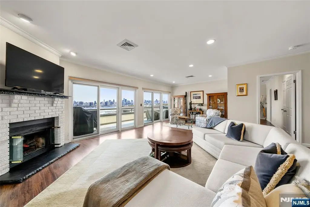 300 Gorge Road 57, Cliffside Park, NJ 07010 - #1