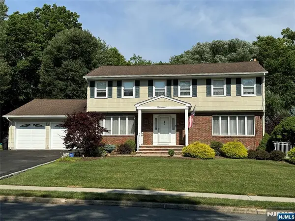 19 Knox Terrace, Totowa, NJ 07512