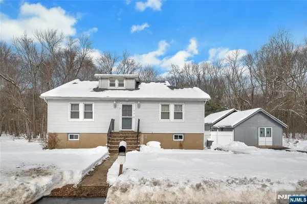 410 Horseneck Road, Fairfield, NJ 07004