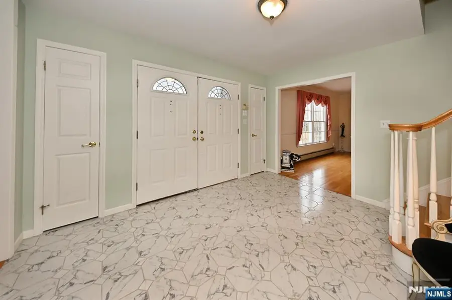 513 Lydia Lane, Wyckoff, NJ 07481 - #3