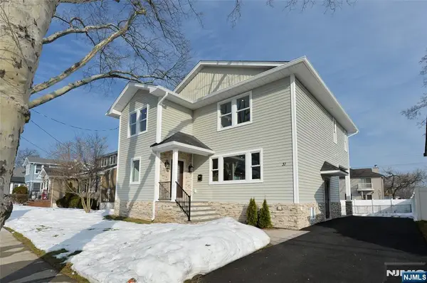 31 Albert Avenue, Fair Lawn, NJ 07410