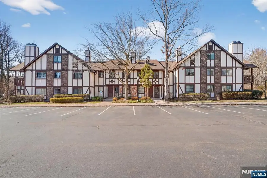 3807 Melville Court, Mahwah, NJ 07430 - #3