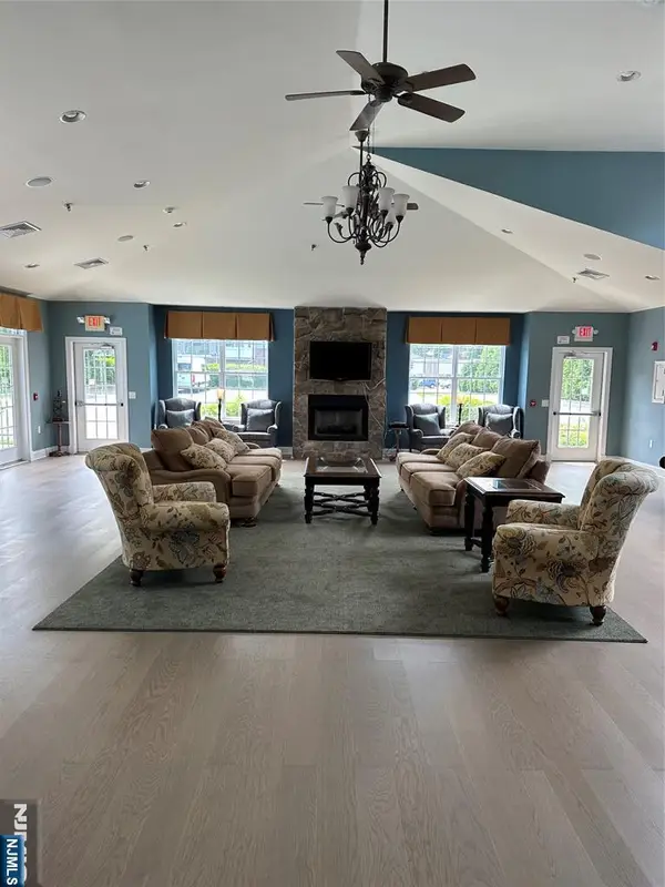 504 Bushes Lane, Elmwood Park, NJ 07407