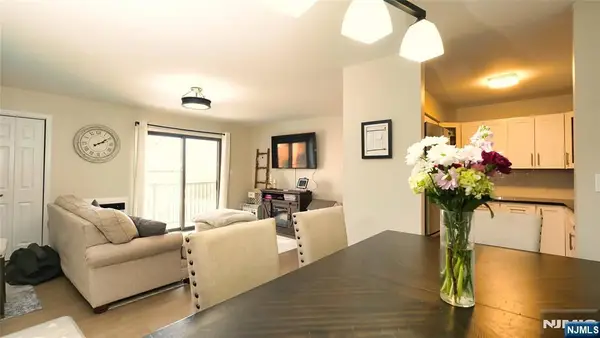 651 Riverside A7, Lyndhurst, NJ 07071