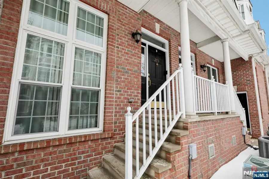 273 Roslyn Court, West New York, NJ 07093 - #3