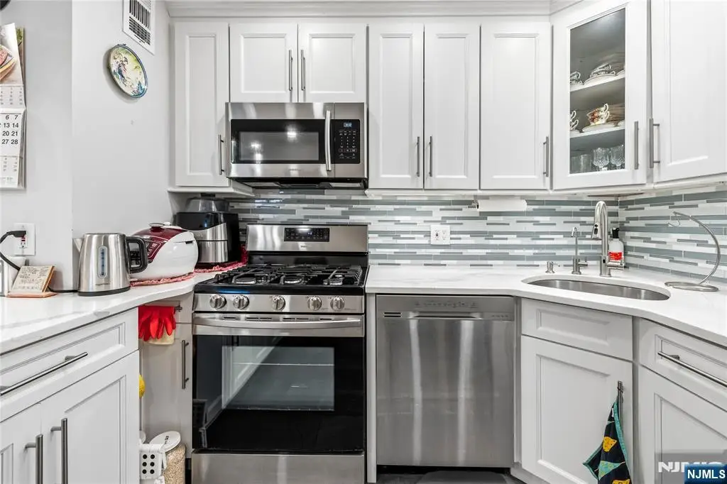 555 North Avenue 6N, Fort Lee, NJ 07024 - #1