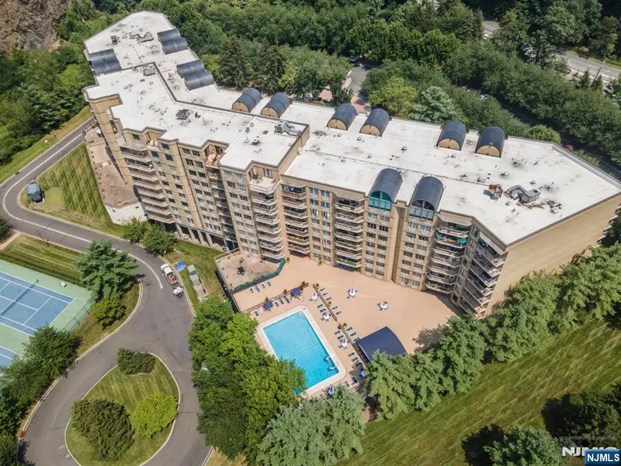 10 Smith Manor Boulevard 815, West Orange, NJ 07052 - #2