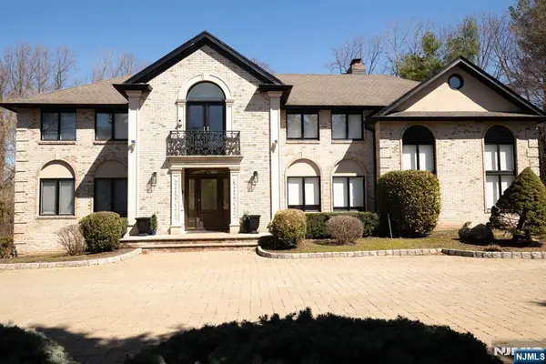 250 Truman Drive, Cresskill, NJ 07626