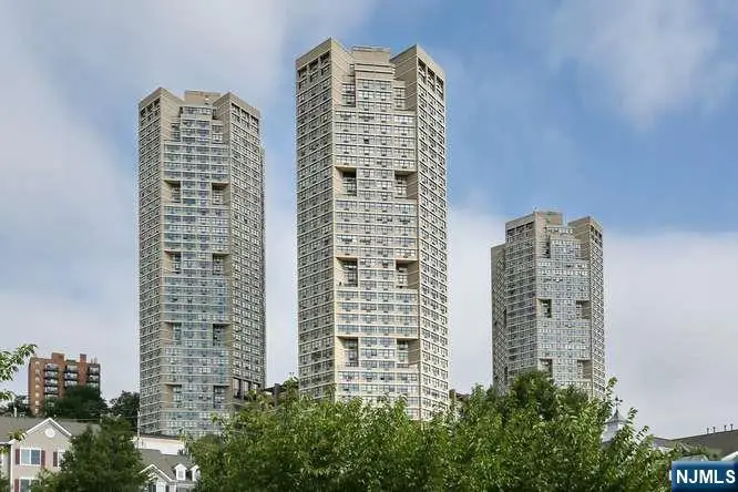7004 JFK Blvd E Boulevard 20E, Guttenberg, NJ 07093 - #1