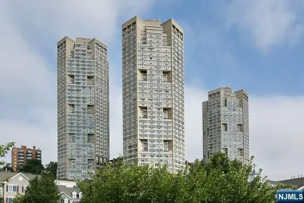 7004 JFK Blvd E Boulevard 20E, Guttenberg, NJ 07093