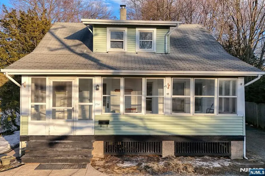 754 Wyckoff Avenue, Wyckoff, NJ 07481 - #2