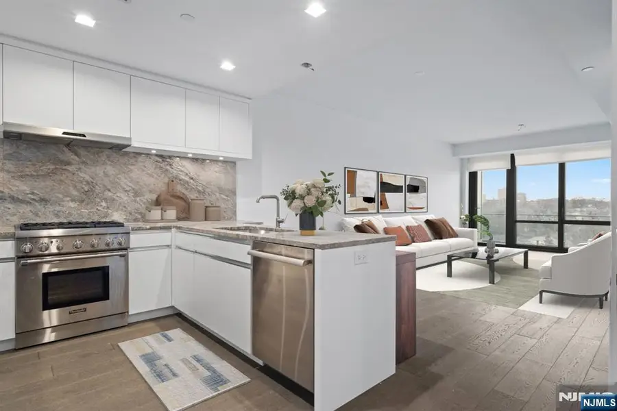 320 Adolphus Avenue 812, Cliffside Park, NJ 07010 - #3