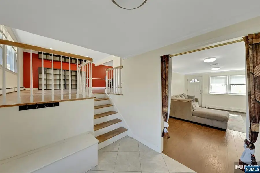 18-00 Scialla Court, Fair Lawn, NJ 07410 - #2