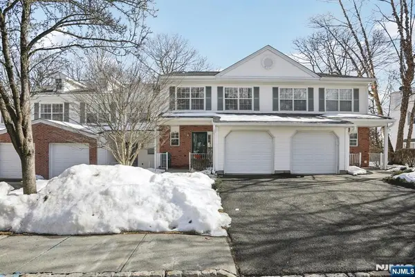 9 Maple Lane, Mount Arlington Boro, NJ 07856