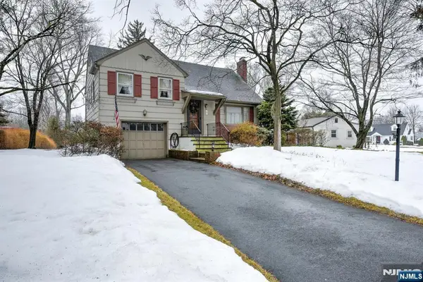 30 Perrin Drive, Wayne, NJ 07470