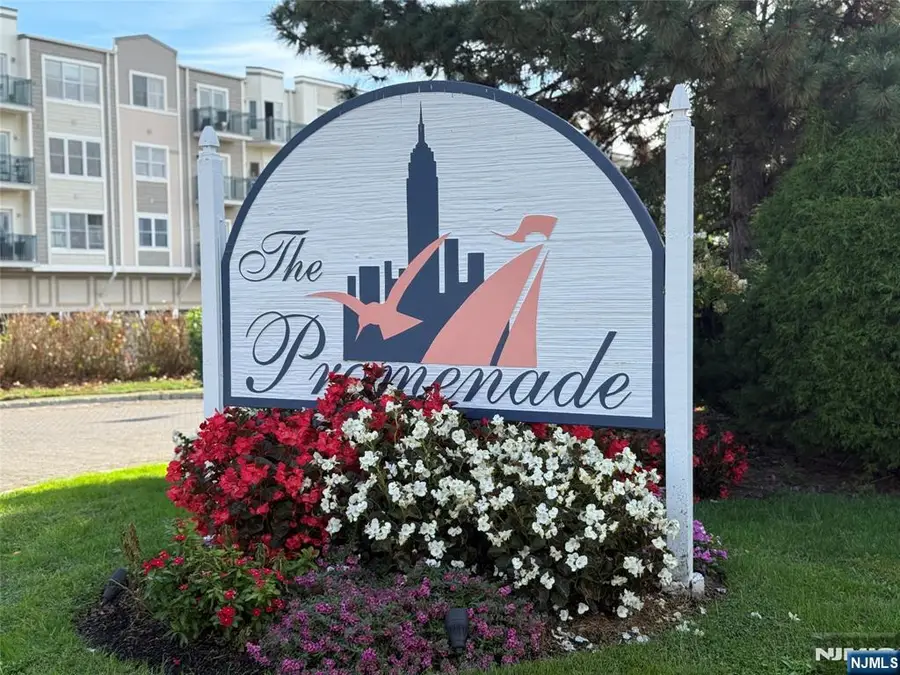 242 The Promenade 242, Edgewater, NJ 07020 - #3