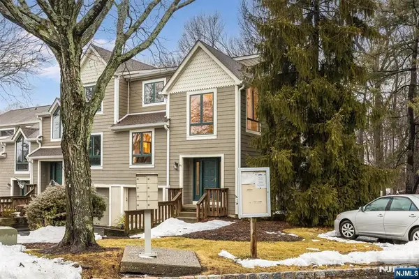 61 Mill Pond Road, Woodland Park, NJ 07424