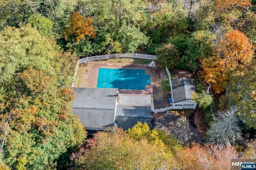 75 Cherokee Avenue, Allendale, NJ 07401 - #3