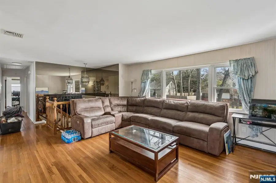 201 Rockland Avenue, River Vale, NJ 07675 - #3