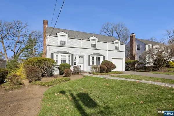 33 Coolidge Avenue, Caldwell, NJ 07006