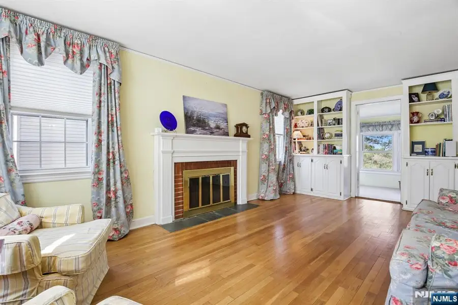 33 Coolidge Avenue, Caldwell, NJ 07006 - #3