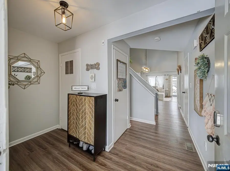 23 Otis Place, Verona, NJ 07044 - #2